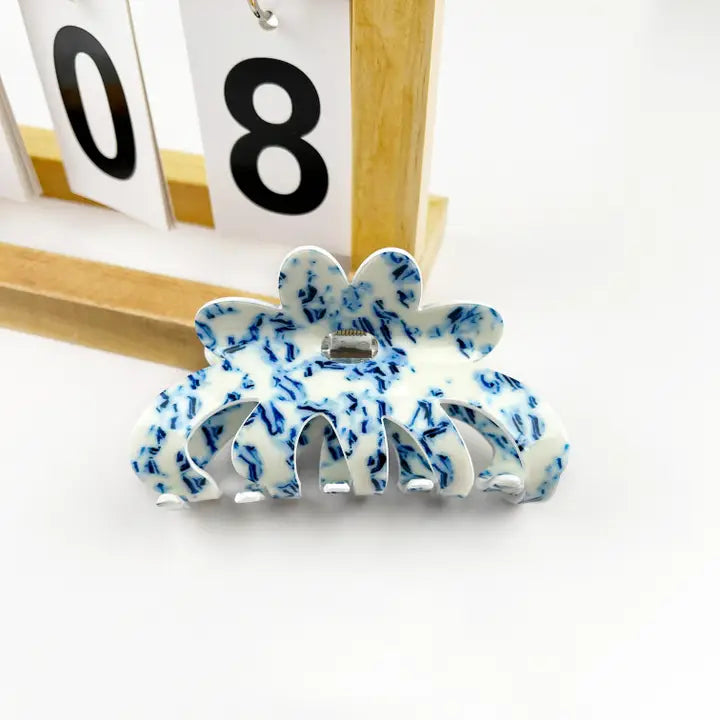 Vintage Blue and White Porcelain Pattern Hair Claw Clip