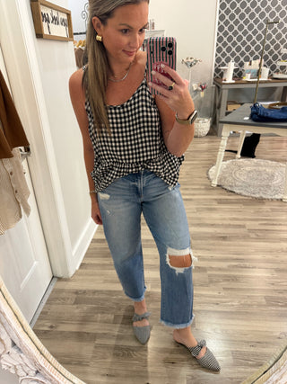 Barrel Distressed Jeans